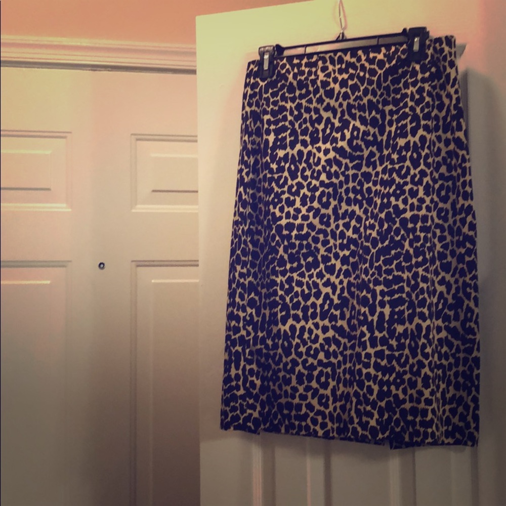 VICTORIA Secret Cheetah Pencil Skirt